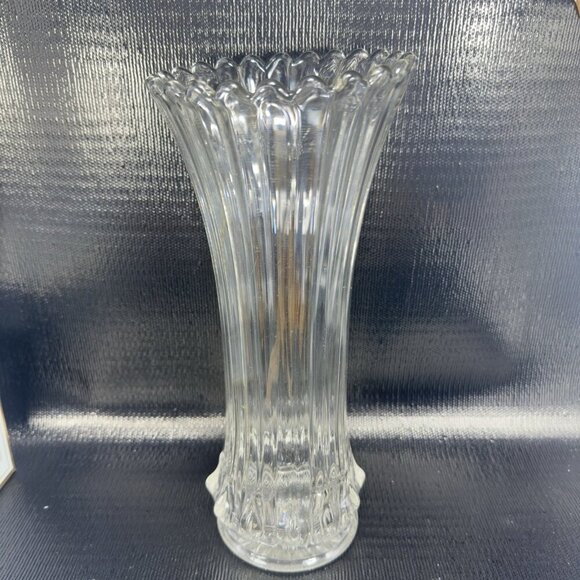 Vintage Clear Swung Stretch Glass Vase Vessel Tall Manganese 365nm Green UV Glow - Picture 16 of 16